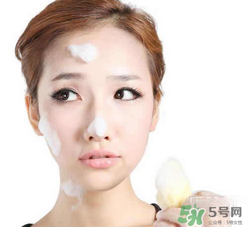 卸妝膏可以當洗面奶嗎？用完卸妝膏后還要用洗面奶嗎？