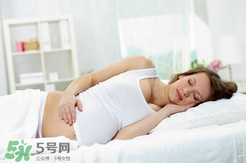 見紅了是不是快生了？見紅后多久會生？