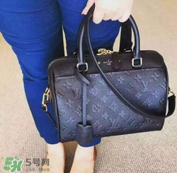 lv枕頭包正品多少錢？lv枕頭包專柜價格