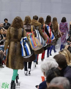 巴黎世家編織袋很貴嗎？balenciaga春運包為什么這么貴？