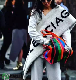 巴黎世家編織袋很貴嗎？balenciaga春運包為什么這么貴？