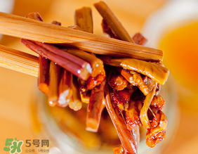 吃蕨菜會過敏嗎？皮膚過敏能吃蕨菜嗎？
