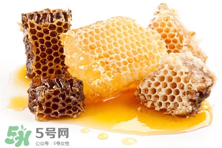 過敏性鼻炎可以吃蜂蜜嗎？過敏性鼻炎能不能吃蜂蜜？