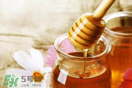 過敏性鼻炎可以吃蜂蜜嗎？過敏性鼻炎能不能吃蜂蜜？
