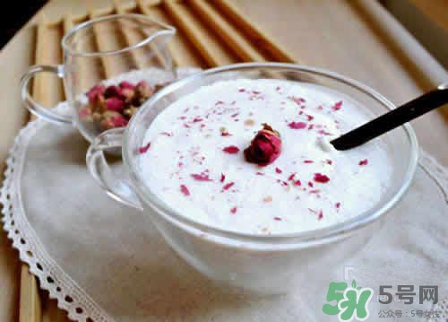玫瑰水可以做面膜嗎？玫瑰水怎么做面膜？
