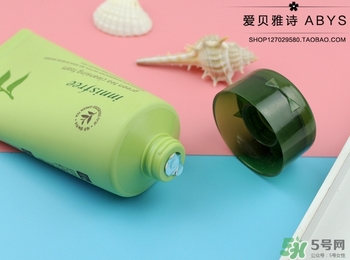 悅詩風吟綠茶洗面奶適合什么膚質？悅詩風吟洗面奶適合油性肌膚嗎？