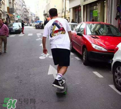 palace衣服貴嗎？palace衣服一般多少錢？