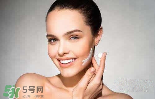 涂了隔離還要涂bb霜嗎？先涂隔離還是先涂bb霜？