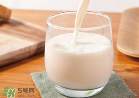 香椿可以和牛奶一起吃嗎？香椿和牛奶能一起吃嗎？