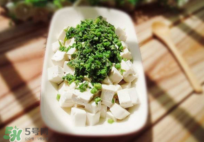香椿拌豆腐可以隔夜吃嗎？隔夜的香椿拌豆腐能吃嗎？