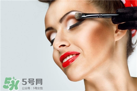 疊加眼影怎么畫(huà)?疊加眼影的畫(huà)法