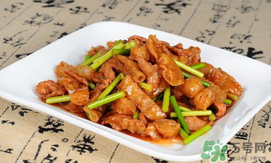 香椿可以和牛肉一起吃嗎？香椿和牛肉能同吃嗎？