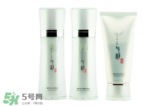 韓束和百雀羚哪個(gè)好？韓束和百雀羚哪個(gè)更補(bǔ)水？