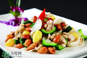香椿和羊肉能一起吃嗎？香椿和羊肉一起吃了會(huì)怎樣？