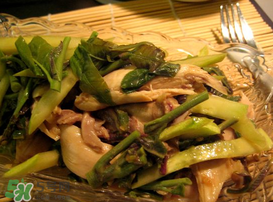 香椿和鴨肉能一起吃嗎？香椿和鴨肉可以同時吃嗎？