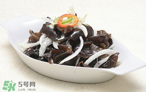 洋蔥和木耳可以一起吃嗎？洋蔥可以和木耳一起炒嗎？