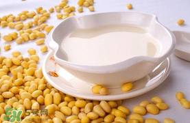 香椿和豆?jié){能一起吃嗎？喝豆?jié){可以吃香椿炒雞蛋嗎？