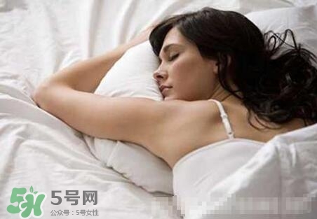 夫妻兩地分居怎么解決生理需求？夫妻兩地分居該如何相處？