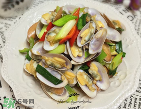 花甲發臭還能吃嗎？花甲買回來有點臭可以吃嗎？