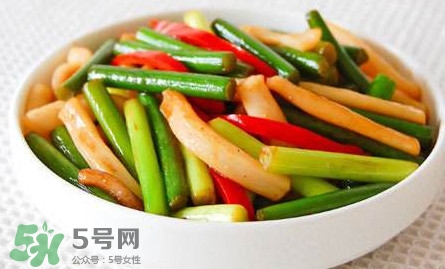 蒜苔用焯水嗎？蒜苔要不要焯水