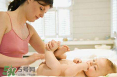 嬰兒濕巾哪種好？嬰兒濕巾哪個牌子好？