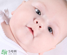 寶寶有鼻屎不通氣怎么辦？寶寶有鼻屎鼻塞怎么辦？