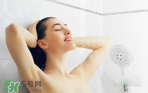 天天洗澡身上還癢是怎么回事？天天洗澡身上還癢怎么辦？