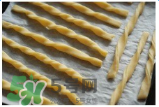 適合寶寶吃的小餅干怎么做？寶寶能吃的小餅干怎么做？