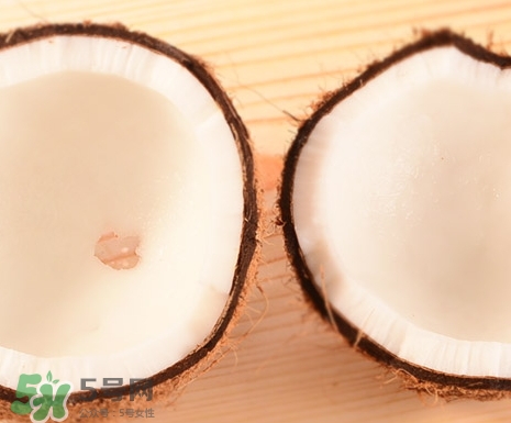 椰子外殼發霉了還能吃嗎?椰子外殼發霉了還能喝嗎?
