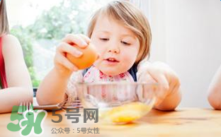 為什么不能給寶寶吃果凍？寶寶千萬不能吃的5種危險食物