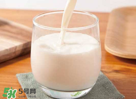 蠶豆和牛奶可以同吃嗎？吃蠶豆可以喝牛奶嗎？