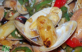 花甲能和白酒一起吃嗎？花甲和白酒在一起會食物中毒嗎？