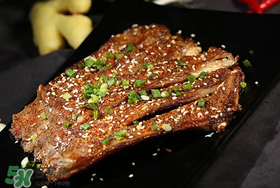 花甲和羊肉能一起吃嗎？羊肉可以和花甲一起吃嗎？