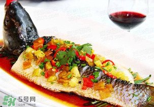 花甲可以和魚一起吃嗎？花甲和魚能一起吃嗎？