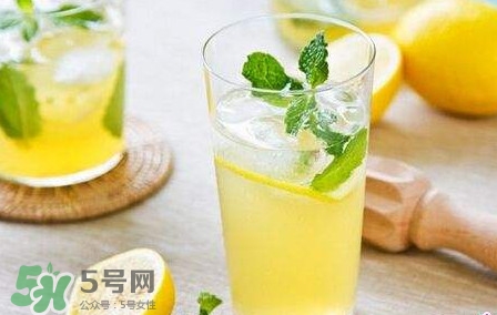 檸檬水什么時候喝最好？檸檬水什么時間喝最好