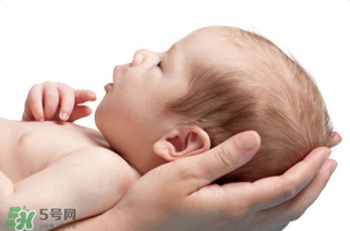 孩子發(fā)燒到39度該怎么辦？ 孩子39度能用物理降溫嗎？