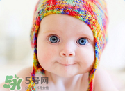 寶寶總是拿手揉眼睛是怎么了？寶寶眼睛癢怎么處理？