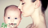 寶寶一般在什么時候會叫爸爸媽媽？寶寶說話和智力有關系嗎