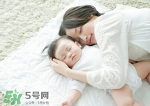 寶寶一般在什么時候會叫爸爸媽媽？寶寶說話和智力有關系嗎