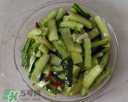 刀拍涼拌黃瓜怎么做？最簡單的涼拌黃瓜