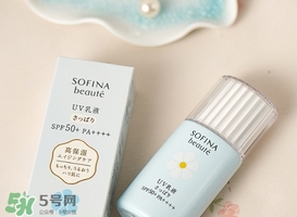 蘇菲娜藍小花和白小花哪個好？sofina蘇菲娜藍小花和白小花對比