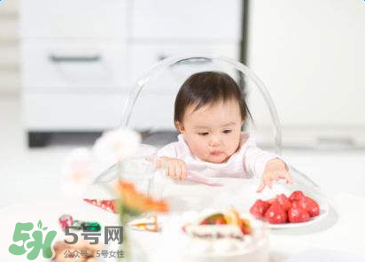 寶寶可以吃小龍蝦嗎？多大的寶寶可以吃小龍蝦呢？