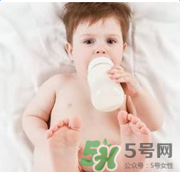 奶酪酸奶能給寶寶補鈣嗎？如何為寶寶選擇奶制品補鈣？