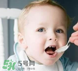 寶寶吃魚肝油什么時間吃最好？嬰兒吃魚肝油吃到什么時候？