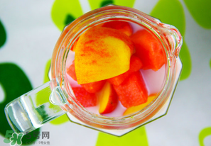 油桃和牛奶能一起吃嗎？喝完牛奶能吃油桃嗎？