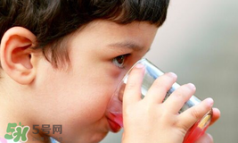 寶寶能喝碳酸飲料嗎？寶寶喝碳酸飲料有什么危害？