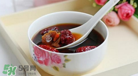 月經(jīng)期間喝紅糖水好嗎？女性月經(jīng)期喝紅糖水好嗎