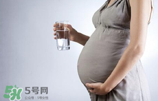 孕期能用酒精退燒嗎？孕期用酒精退燒有什么危害？