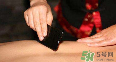女人刮痧好還是拔罐好？刮痧和拔罐的區別