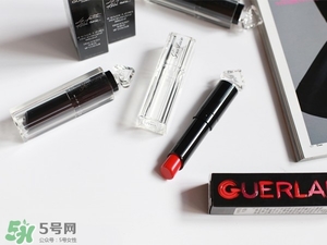 嬌蘭小黑裙007值得入嗎？嬌蘭小黑裙007唇膏口紅怎么樣？
